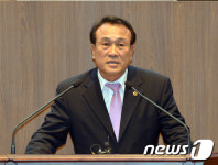 안희정 충남지사 대권행보에 도정공백 우려 목소리