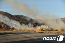 불뿜는 130mm 다연장로켓포 구룡