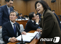 이영석 대통령경호실 차장 찾아간 박영선 의원