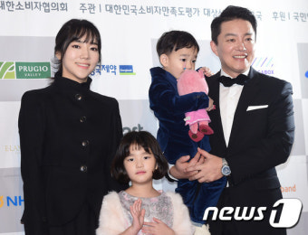 이범수-이윤진, '소을, 다을이도 함께 왔어요~'