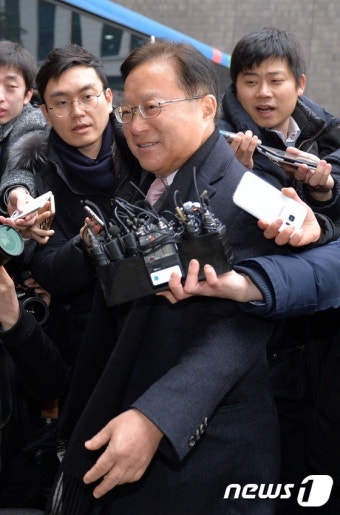 송희영 전 조선일보 주필 '질문은 나중에'