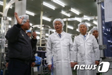 우수 기술기업 현진제업 방문한 임종룡 위원장