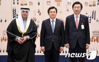 황교안 대통령 권한대행, 청와대 첫 행사 '주한대사 신임장 제정식'