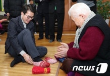 어르신, 감사히 잘 신겠습니다