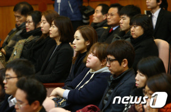 朴 대통령 탄핵심판 변론기일 방청하는 시민들