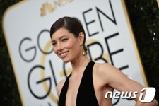 [사진] 골든 글로브 시상식…제시카 비엘의 밝은 미소