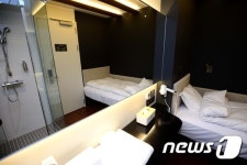 샤워부스에 안락함 갖춘 인천공항 다락 휴