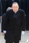 백범 김구 선생 묘역 찾은 반기문