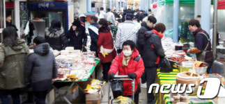 설날 앞둔 철원군 와수리전통시장 북적 북적