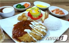 막히는 귀성길…휴게소서 충남 향토음식 드셔보세유~