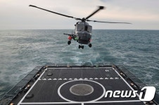 출격하는 해상작전헬기 AW-159