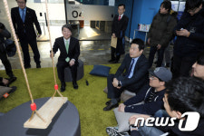 광주 CGI센터 찾은 안철수