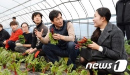 안희정 젊은 농부들과 함께