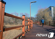 새로 개통한 샛강 생태 산책로