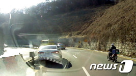 경찰 앞에서 대낮 음주사고내고 도주하다 붙잡힌 50대 입건