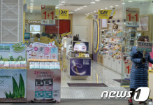 유커 사라진 명동화장품 전문매장