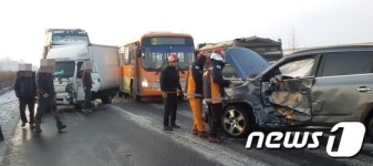 출근길 눈길에 쾅!쾅!…전북 20여 건 사고 접수