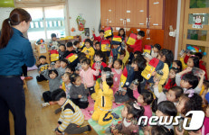 보령署, 아동학대 예방 사랑의 배지 달아주기 추진