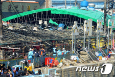 화마가 휩쓸고 간 소래포구 어시장