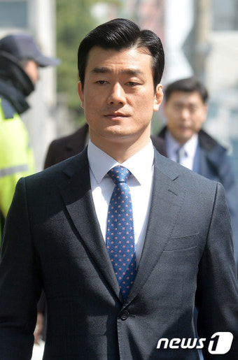 박근혜 자택 들어서는 이영선 전 행정관