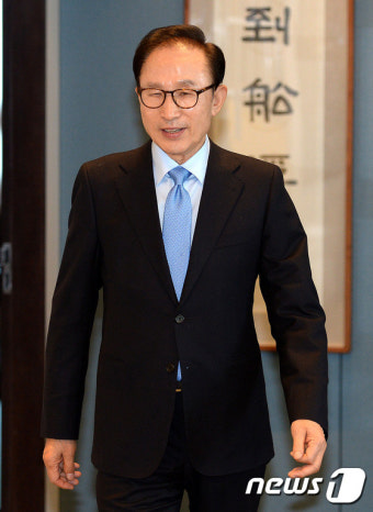유승민 후보 맞이하는 이명박 전 대통령
