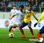 '상대에 막힌 이승우'