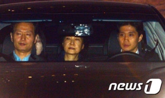 22년만의 전직 대통령 구속