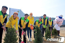 한돈자조금위원회, 한돈 농장  나무심기 캠페인 개최