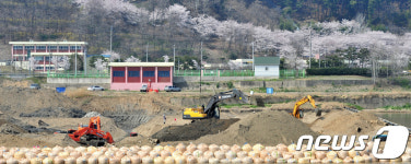 요란한 수질개선 작업
