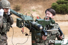 지대공무기 신궁 살펴보는 안철수