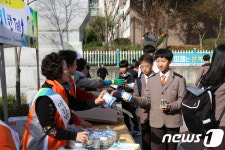 전북농협-고향주부모임, 전주 아중中서 쌀 촉진 캠페인
