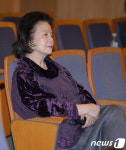 데뷔 50년 배우 윤정희의 남편 내조법은?