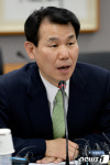 모두발언하는 정은보 부위원장