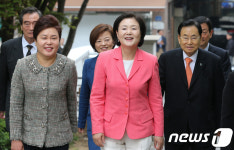 文 부인 김정숙 여사, 대한노인회 찾아