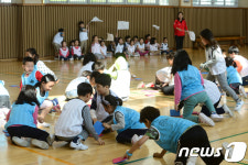 깨끗한 공기 마시며 맘껏 뛰어놀고 싶다