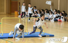 야외에서 노는게 더 좋은데...