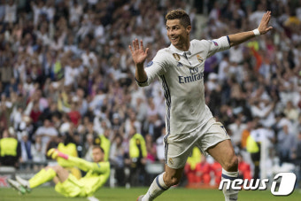 [UCL] '호날두 해트트릭' 레알, AT와의 4강 1차전서 3-0 완승