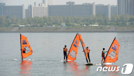 강바람에 몸을 맡겨요