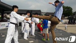 남산골한옥마을서 즐기는 서울 태권도 여행 
