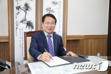정헌율 익산시장, 신동주민센터서 사전투표