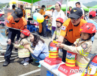 [화보]철원군 어린이날  행사…고석정 잔디광장 활짝