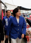 광양읍 5일 시장 찾아 문재인 지지 호소하는 박영선