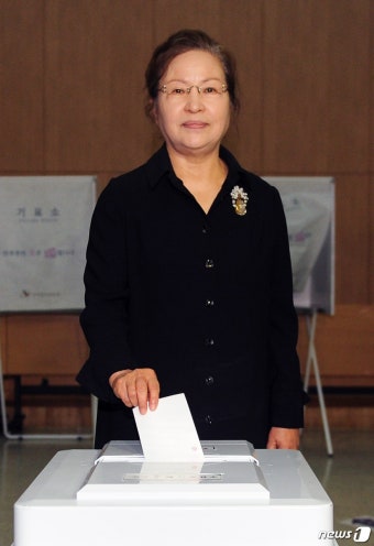 권양숙 여사 '투표합니다'
