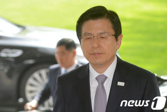 황 총리, 오늘 3시 퇴임식…文대통령 사의 수용(상보)