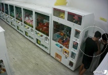 인형뽑기방 지폐교환기서 3100만원 턴 간 큰 10대들