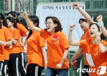 스승의 날 웃음 꽃 핀 학교