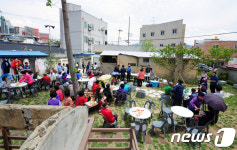 성매매집결지 복판에서 화합 한마당을