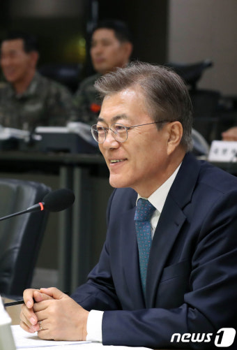국방부 찾은 문재인 대통령