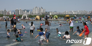 여름더위 시작 도심속 물놀이