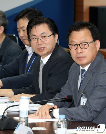 모두발언하는 이한주 경제1분과위원장